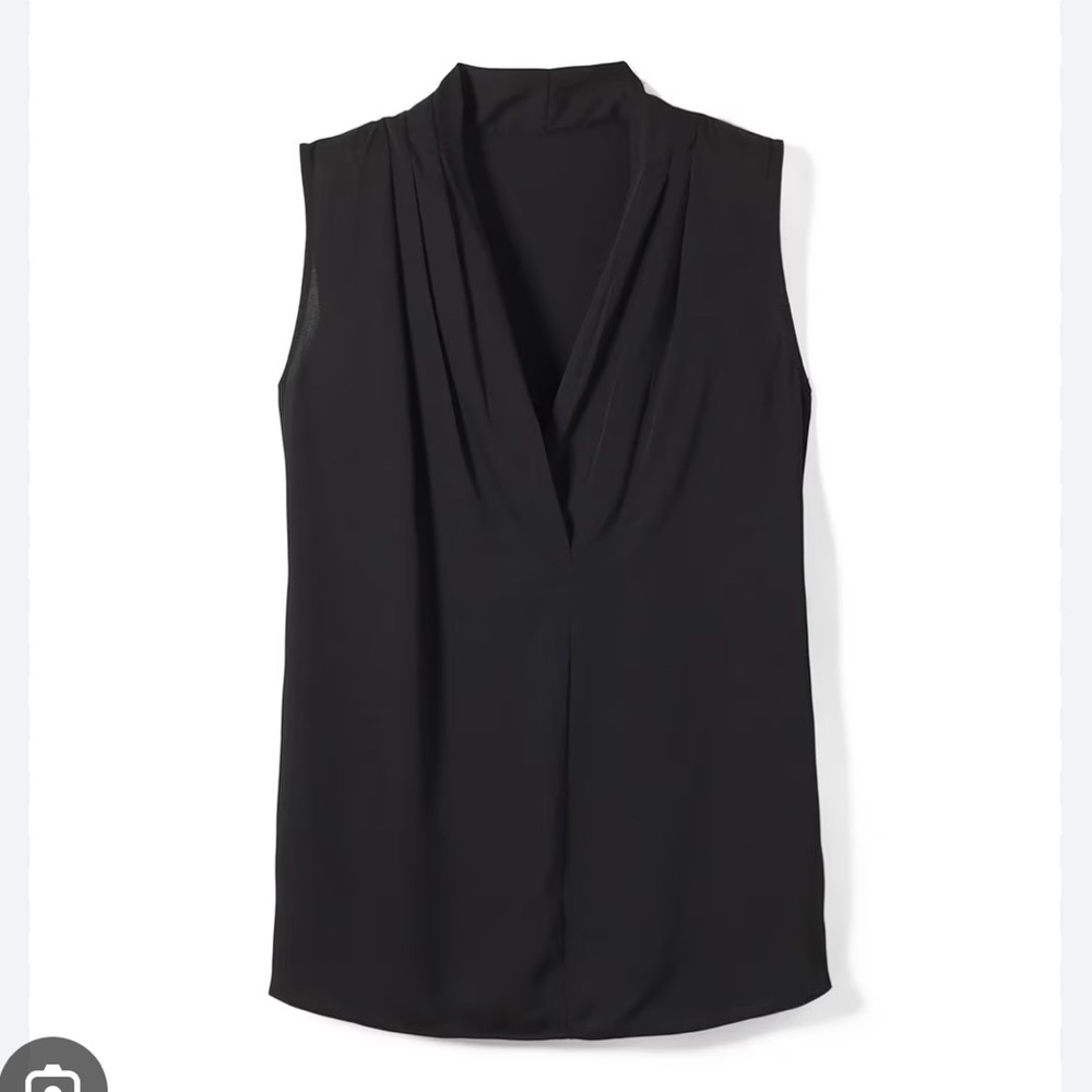 White House Black Market Black Sleeveless Pleated V-Neck Blouse Size 8